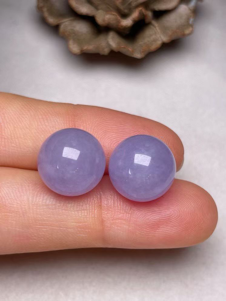 冰糯种紫罗兰【圆珠】  种水好，玉质细腻 ，卖相好‘