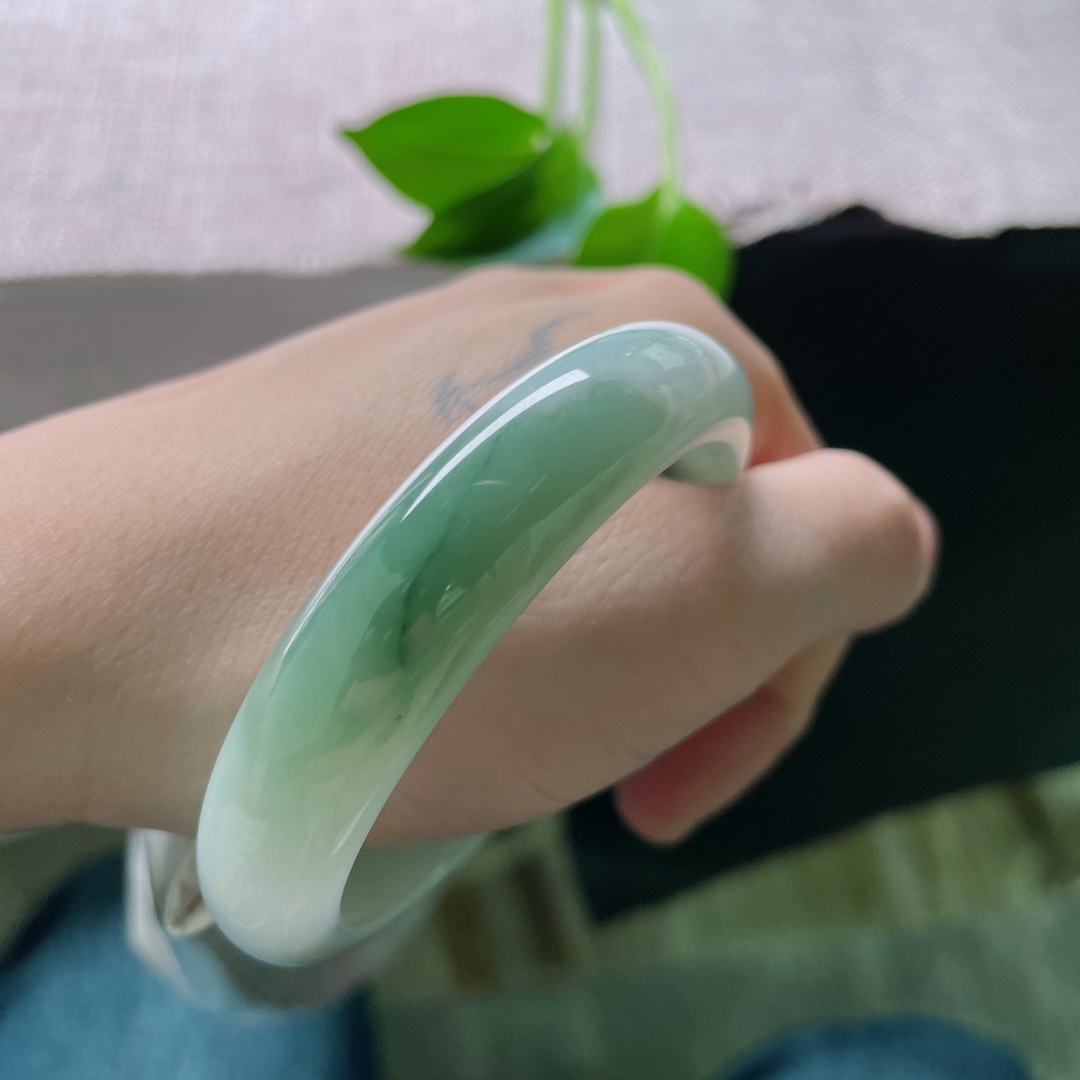 53.3/12.5/7.5油绿正圈，水润细腻，一抹色，简约耐看，温柔气场，棉线，ss49298a