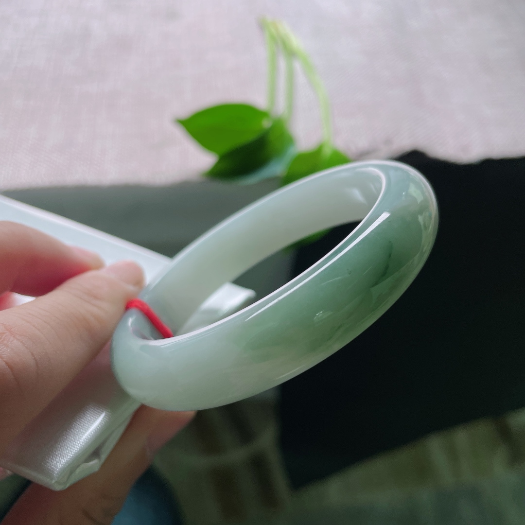 53.3/12.5/7.5油绿正圈，水润细腻，一抹色，简约耐看，温柔气场，棉线，ss49298a