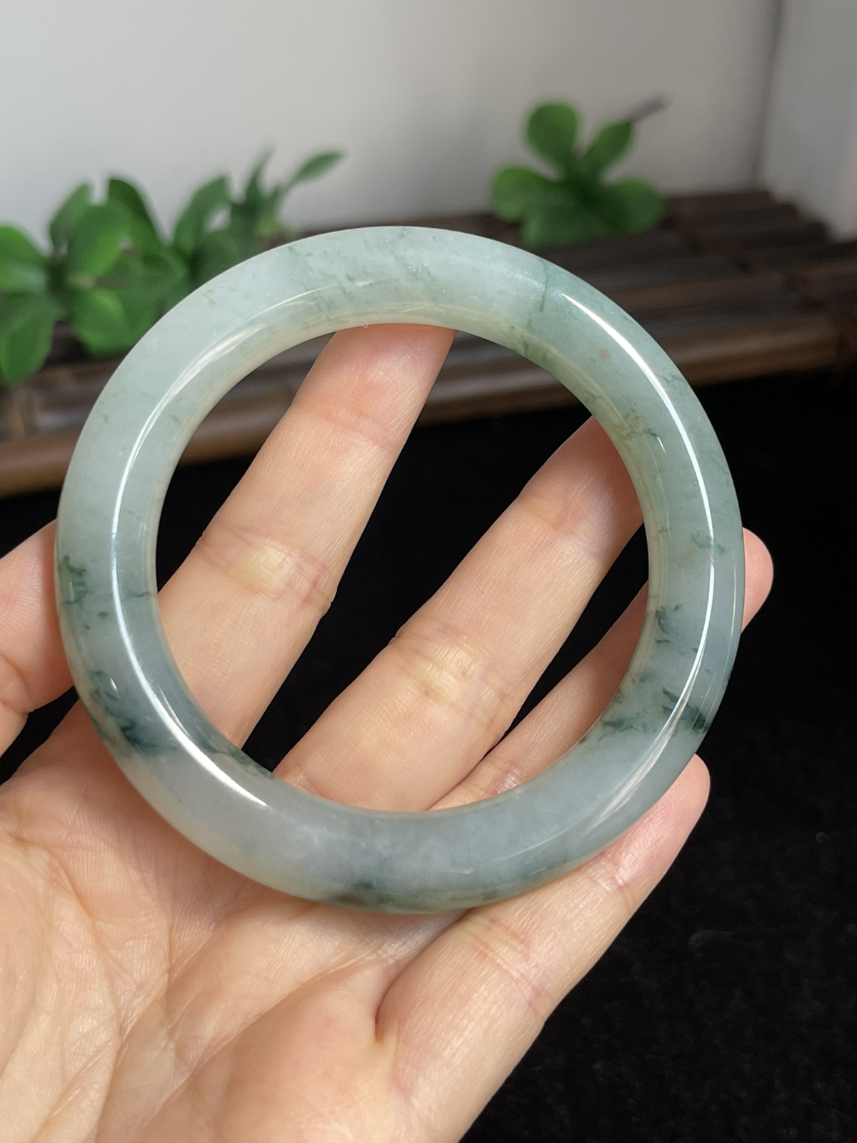 圆镯54.5圈口，翡翠手镯