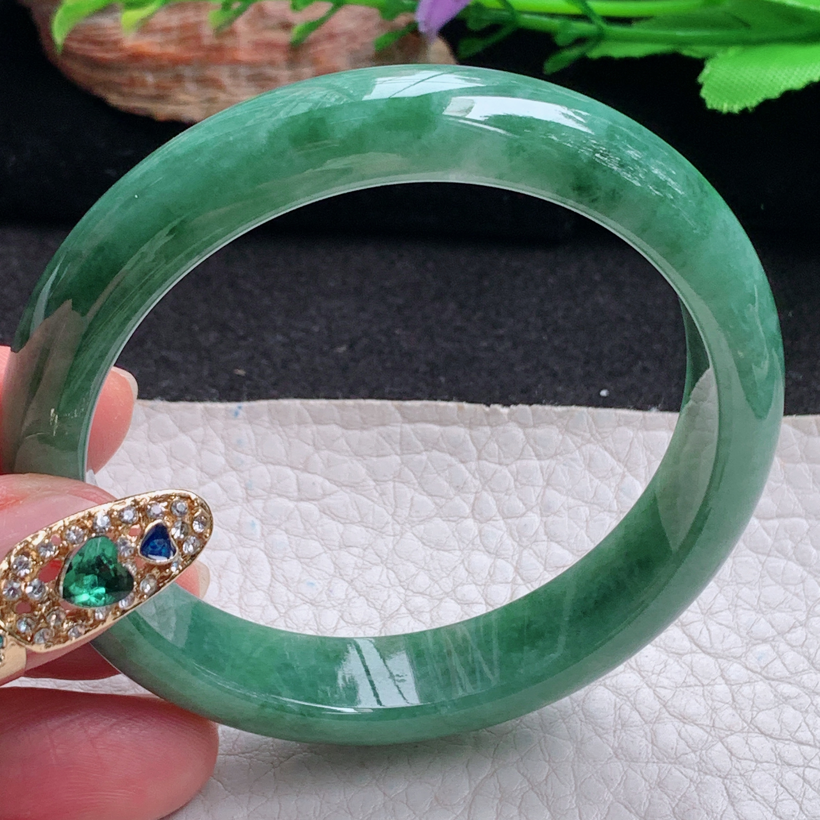 n实拍56*12*7.5平安镯 天然翡翠a货手镯水润满绿正圈玉镯子