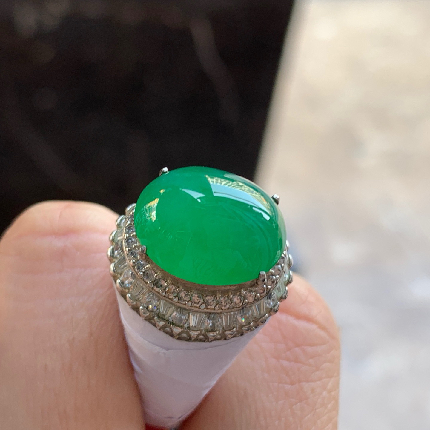 阳绿色戒面^_^色阳 玉质温润