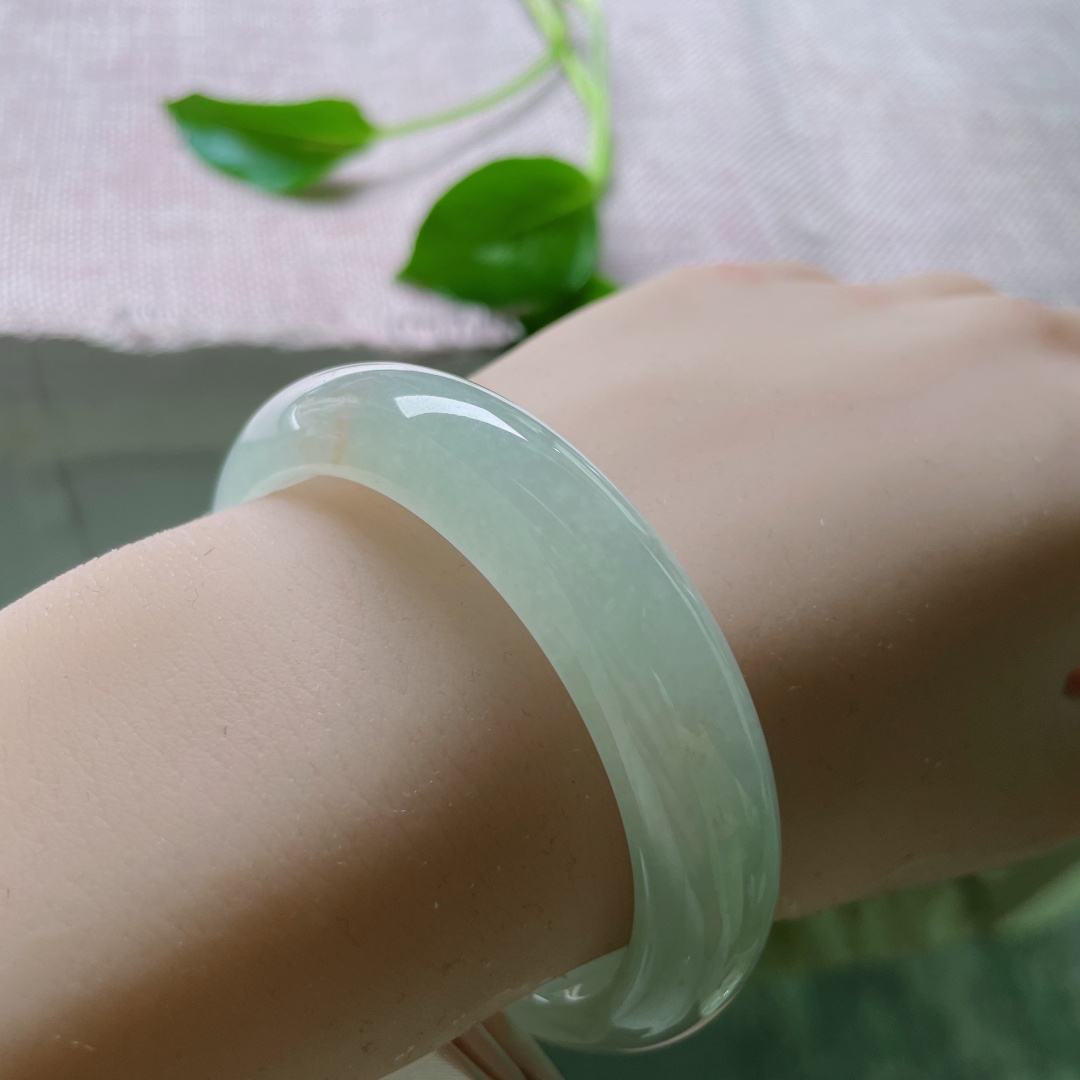 52.3/12.5/8.1，冰晴底正圈，种老，冰为骨，晴为魂。均匀、恬静，如水如天。洒金，ss49515a