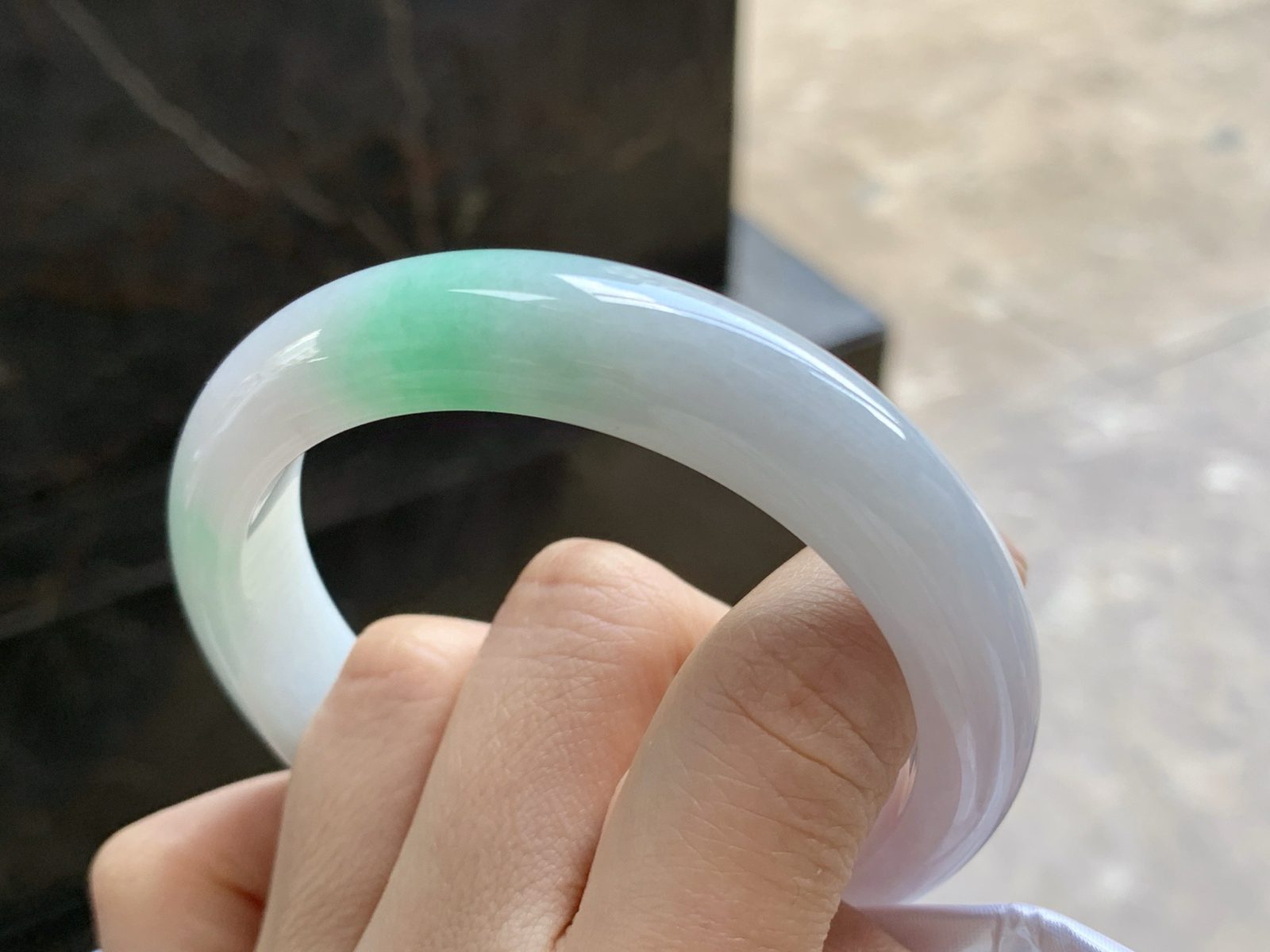 57-12.5-8.5

飘绿手镯^_^清新