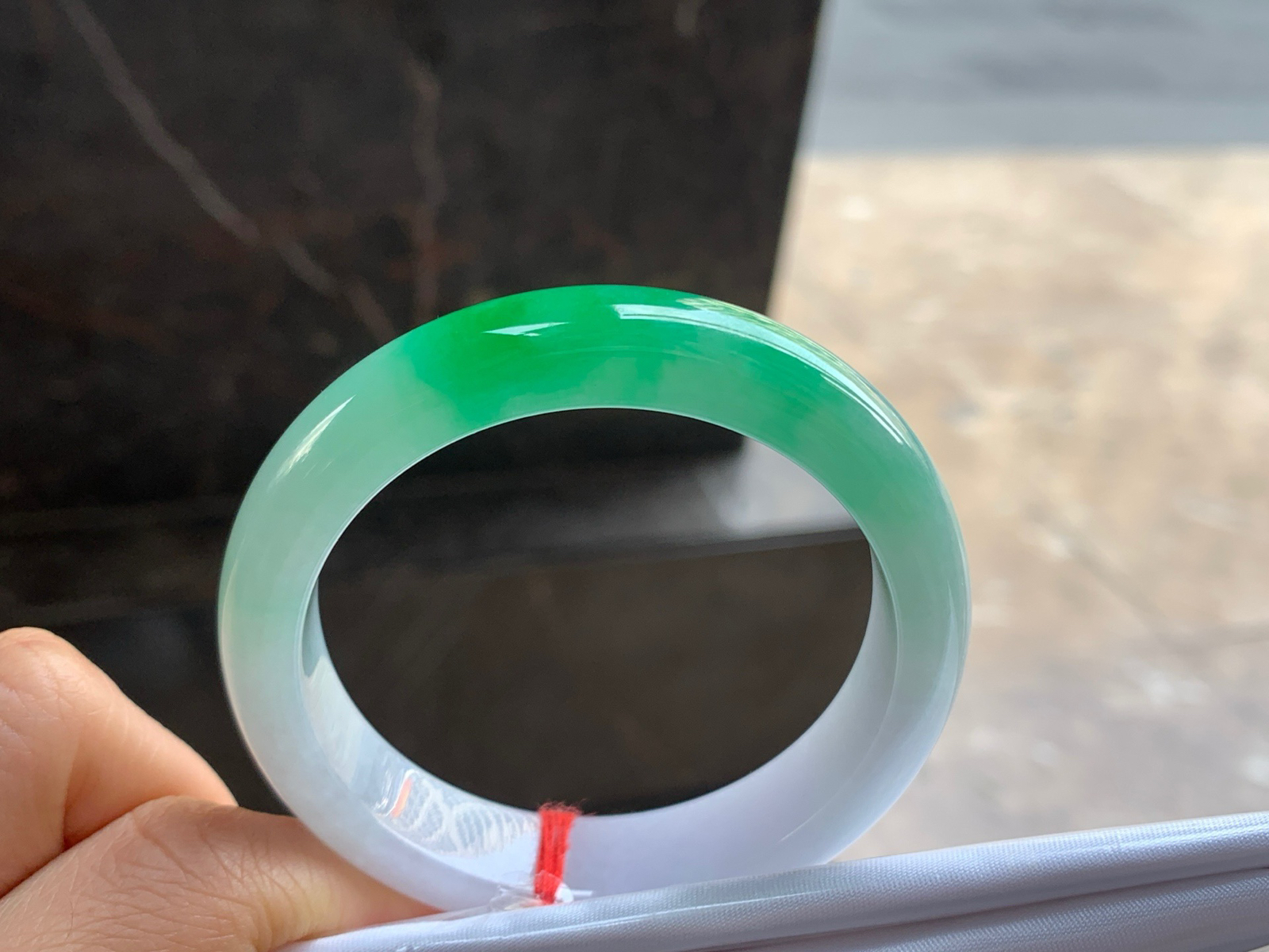 51.5-12.9-8.2

绿色手镯^_^色阳