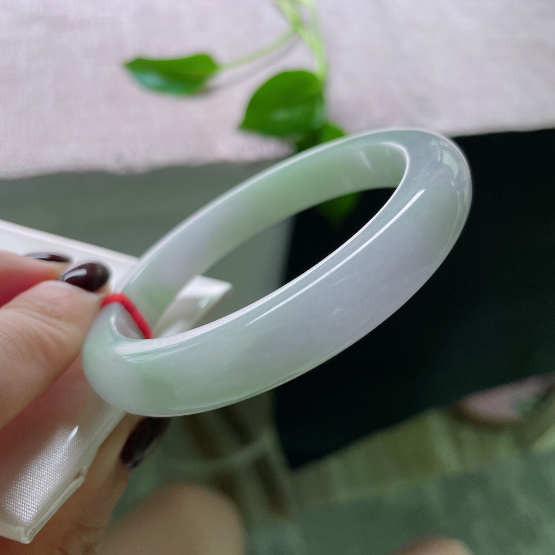 56.8/10.5/8.3，春彩正圈，水头好，莹润细腻，干净，绰约多姿，ss50096a