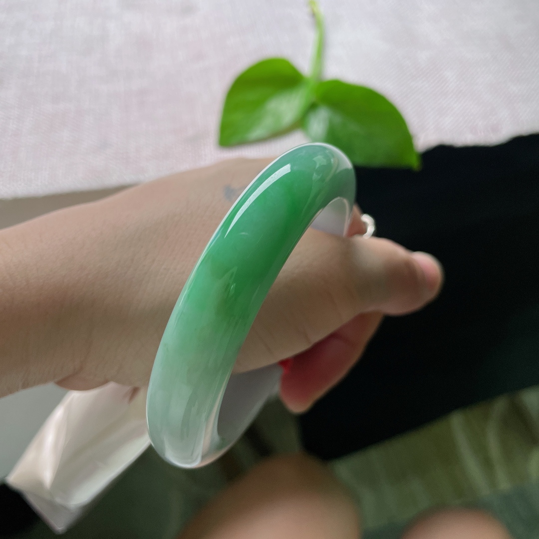 56.7/12.8/9.5绿底正圈，水润细腻，青山绿水，意境感，婉间风华，贵气，ss48799a