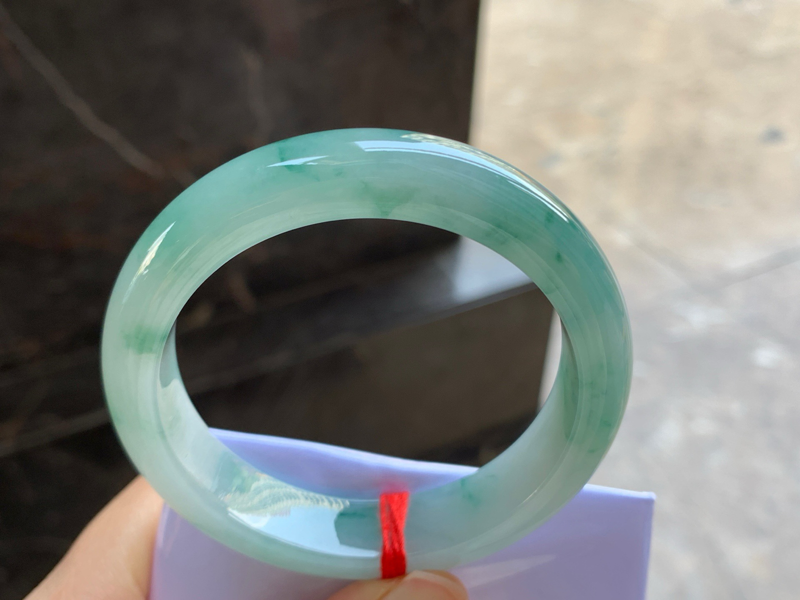 53.5-13.2-8.5

飘花手镯^_^玉质温润