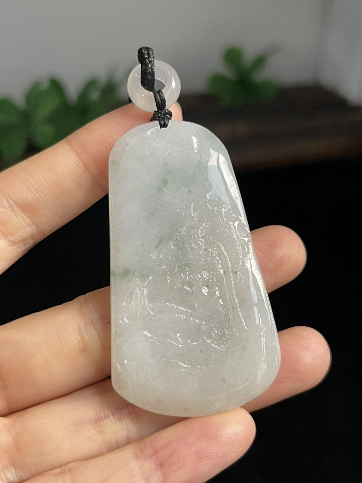 翡翠山水，配珠未测