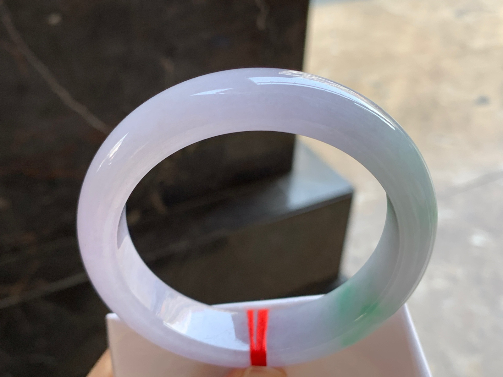 60.5-15.3-9.5

春带彩手镯^_^玉质温润 清新