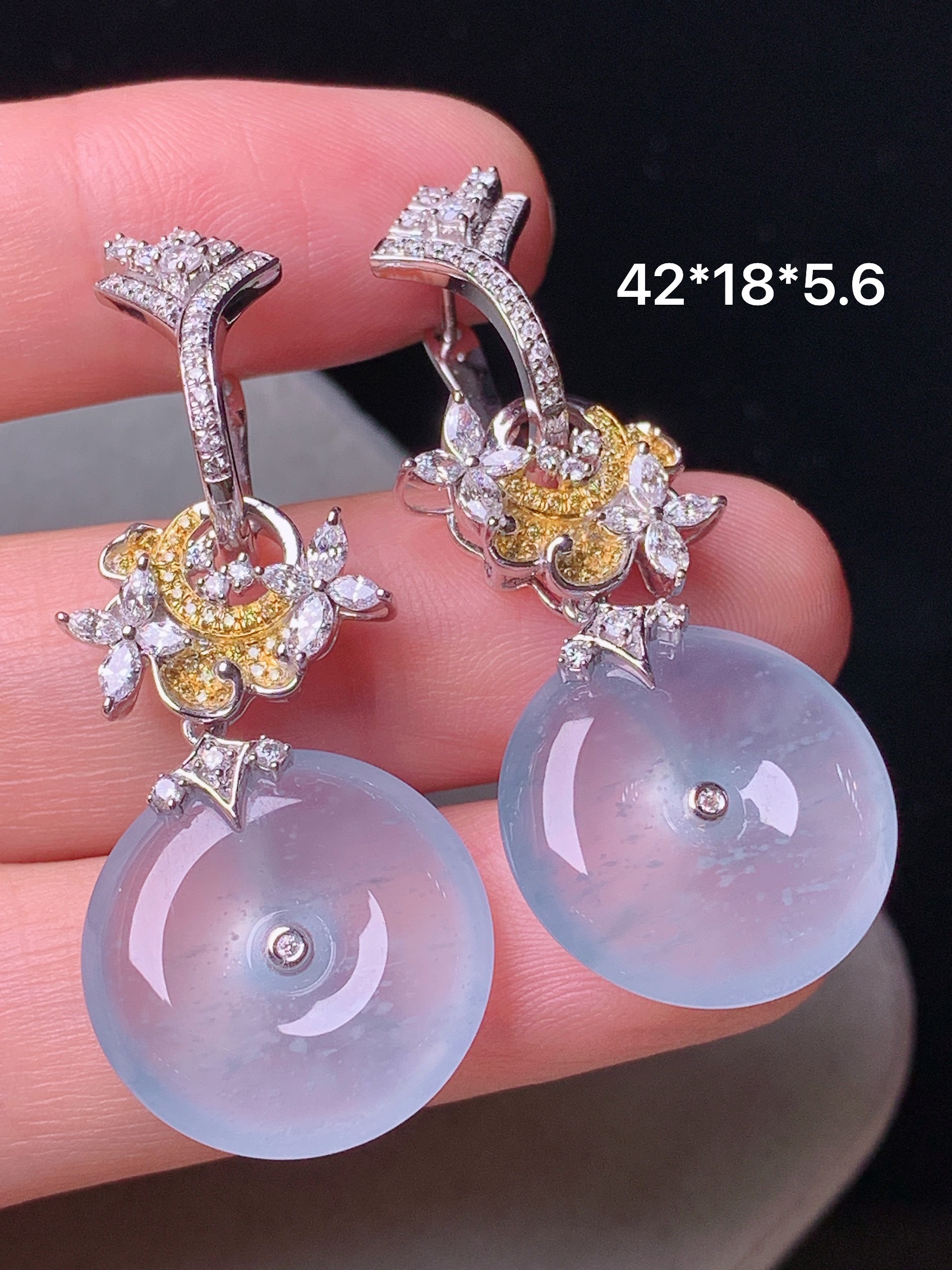 18k金钻镶嵌冰种浅蓝平安扣耳坠吊坠两用款玉质细腻 色泽艳丽清新 水润亮眼 整体尺寸42*18*5.6m5