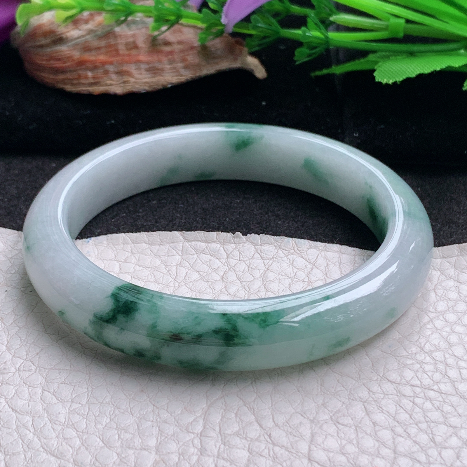 js实拍58*11.8*8.8平安镯 天然翡翠a货手镯冰飘花正圈玉镯子