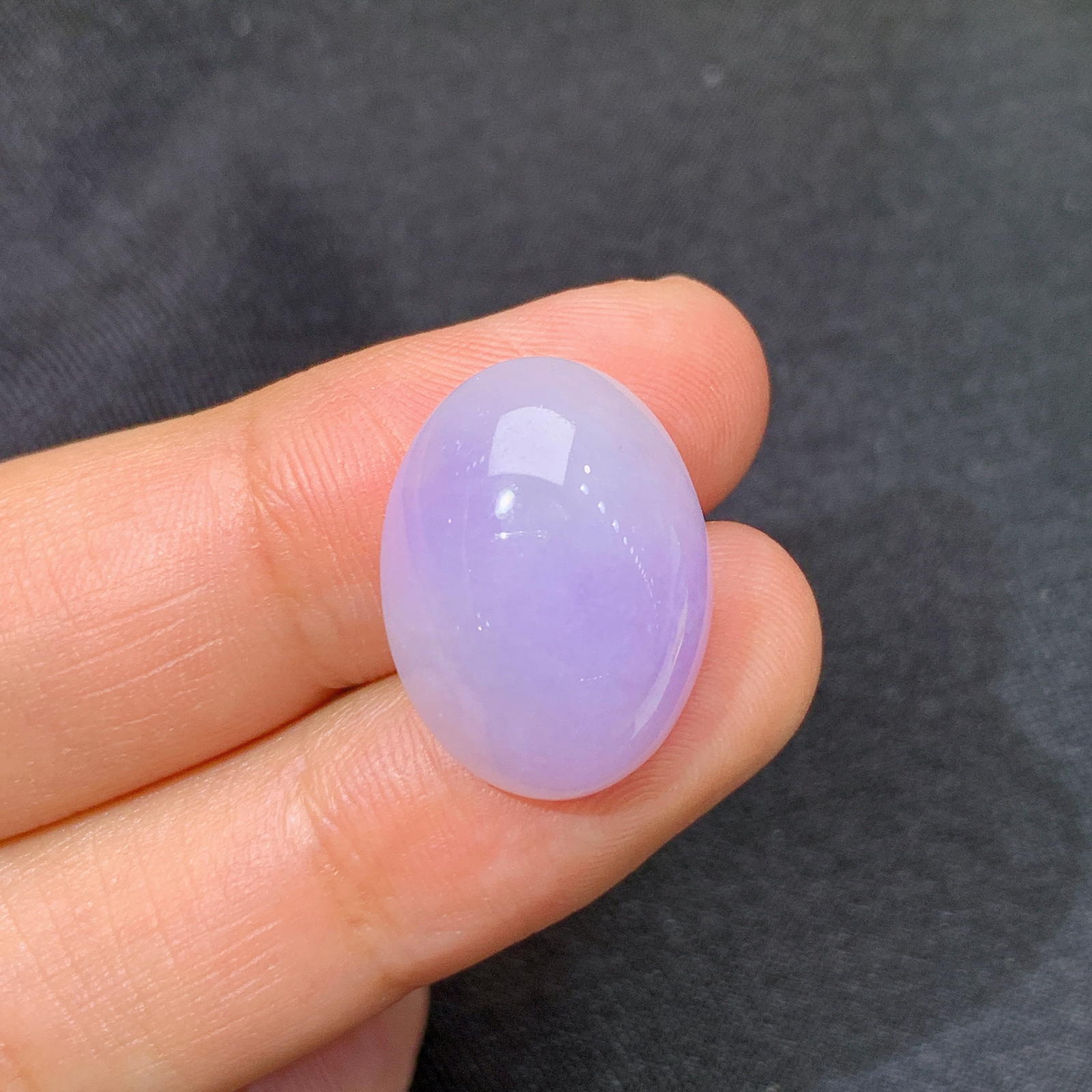 紫罗兰蛋面，冰润鲜艳，玉质细腻，种水足，Xm  尺寸18.6*13.9*7.7