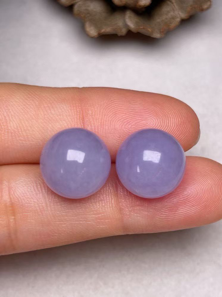 冰糯种紫罗兰【圆珠】  种水好，玉质细腻 ，卖相好‘