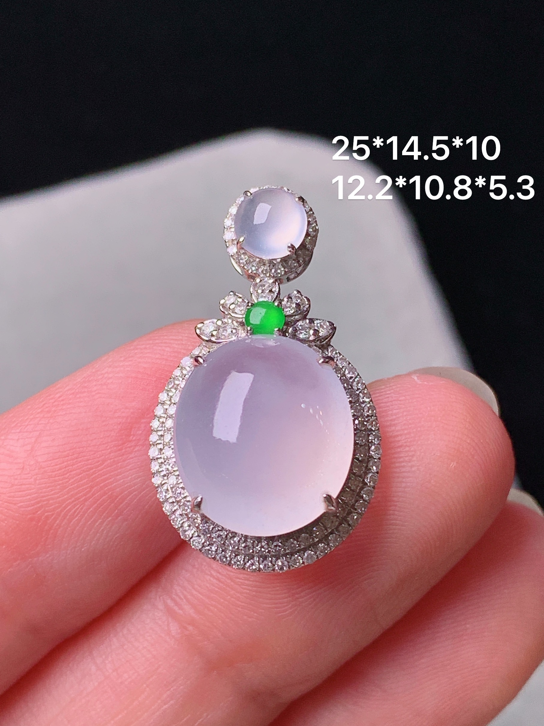 18k金钻镶嵌冰种蛋面吊坠 玉质细腻 色泽艳丽清新 水润亮眼 整体尺寸25*14.5*10t5