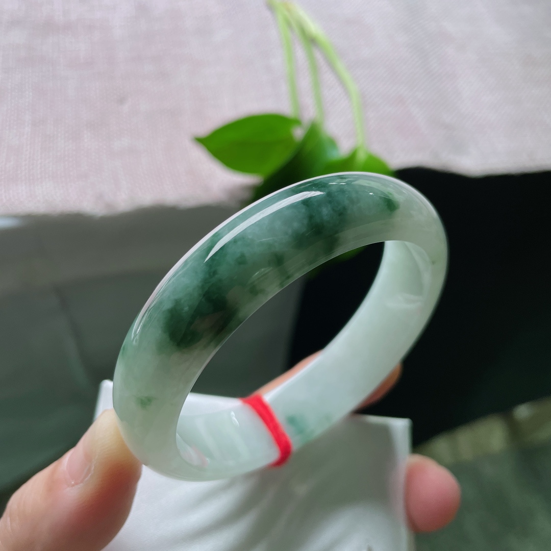 55.7/14.5/7.3，飘花正圈，宽版大气，玉润生花，腕间清风，低调却很有质感。棉线，ss49364a