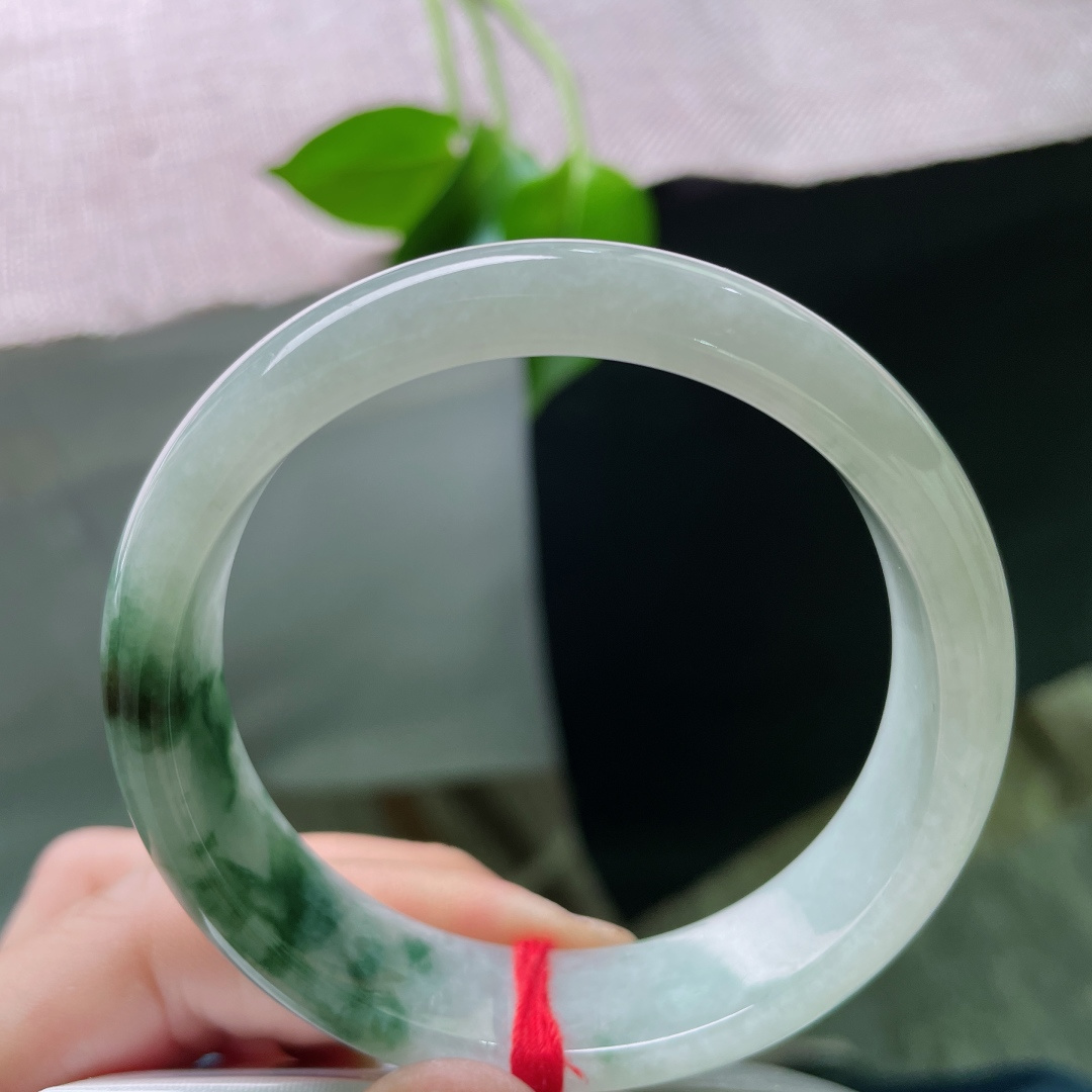 55.7/14.5/7.3，飘花正圈，宽版大气，玉润生花，腕间清风，低调却很有质感。棉线，ss49364a