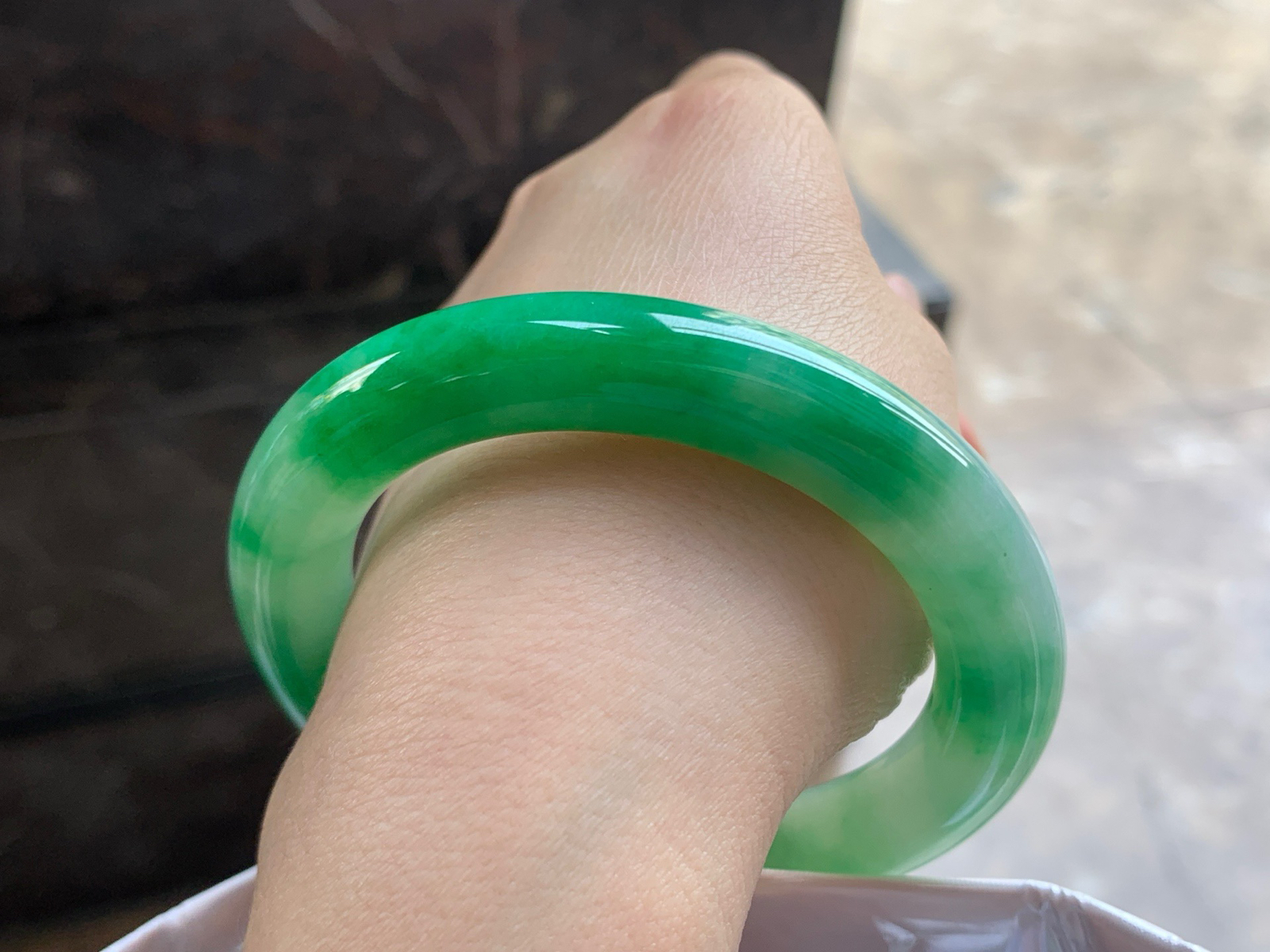 55-11

阳绿色圆条手镯^_^鲜艳