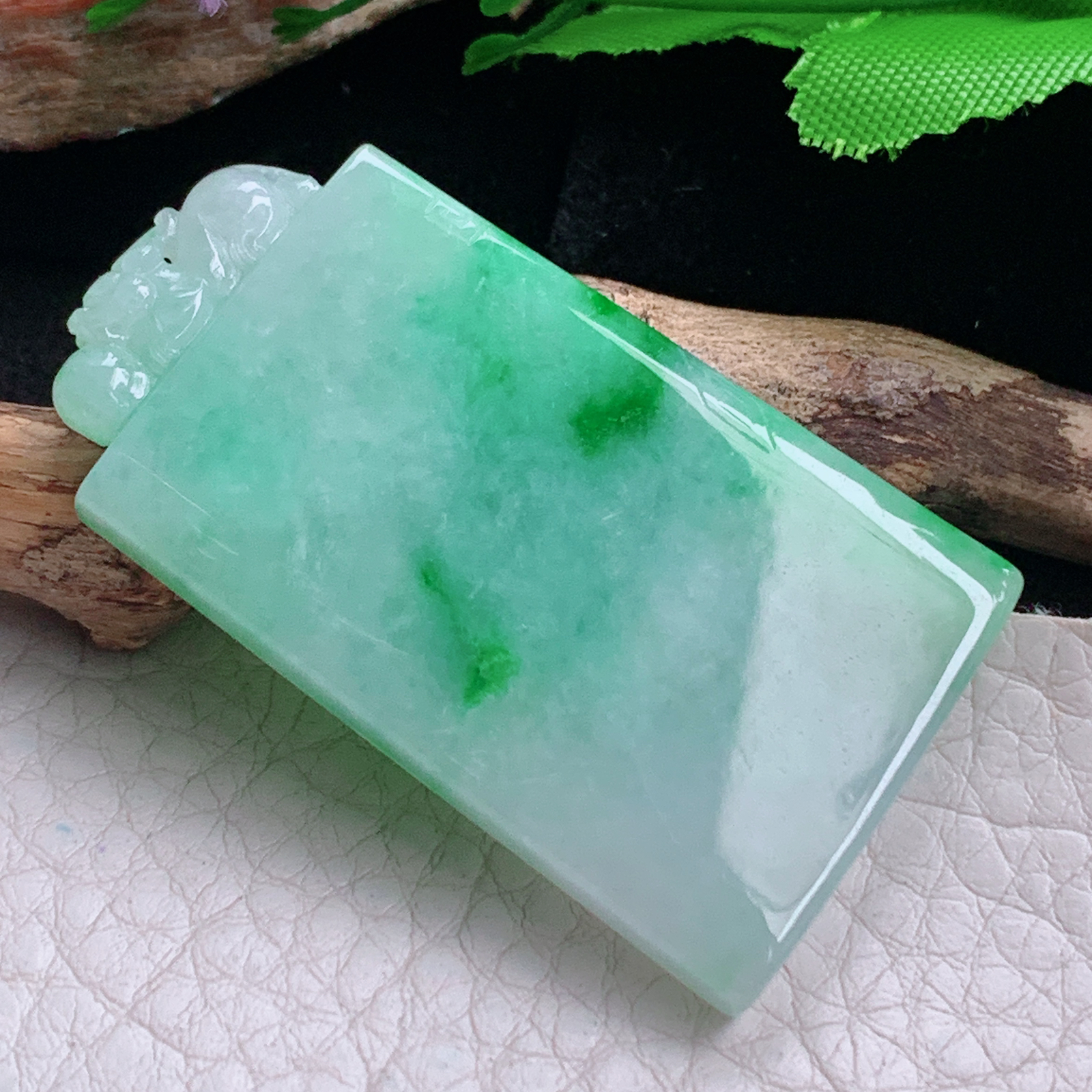 ktj实拍49.3*28.3*5.8天然缅甸翡翠飘阳绿平安无事牌吊坠四六牌男款素牌