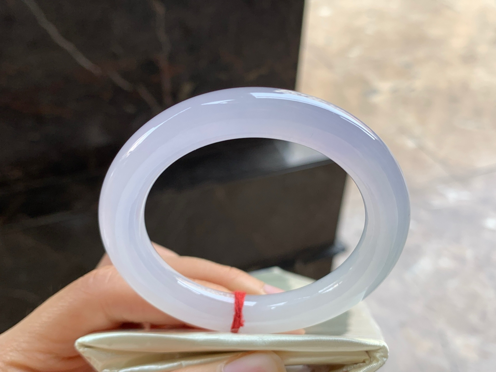 51-9.8

冰紫圆条手镯^_^荧光十足