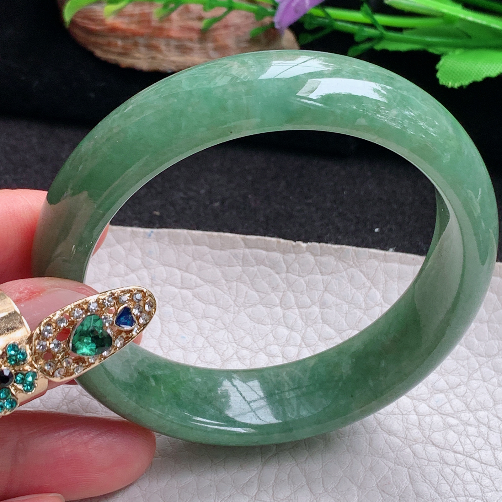n实拍57*16*8轮胎镯 天然翡翠a货手镯水润满绿大气正圈玉镯子
