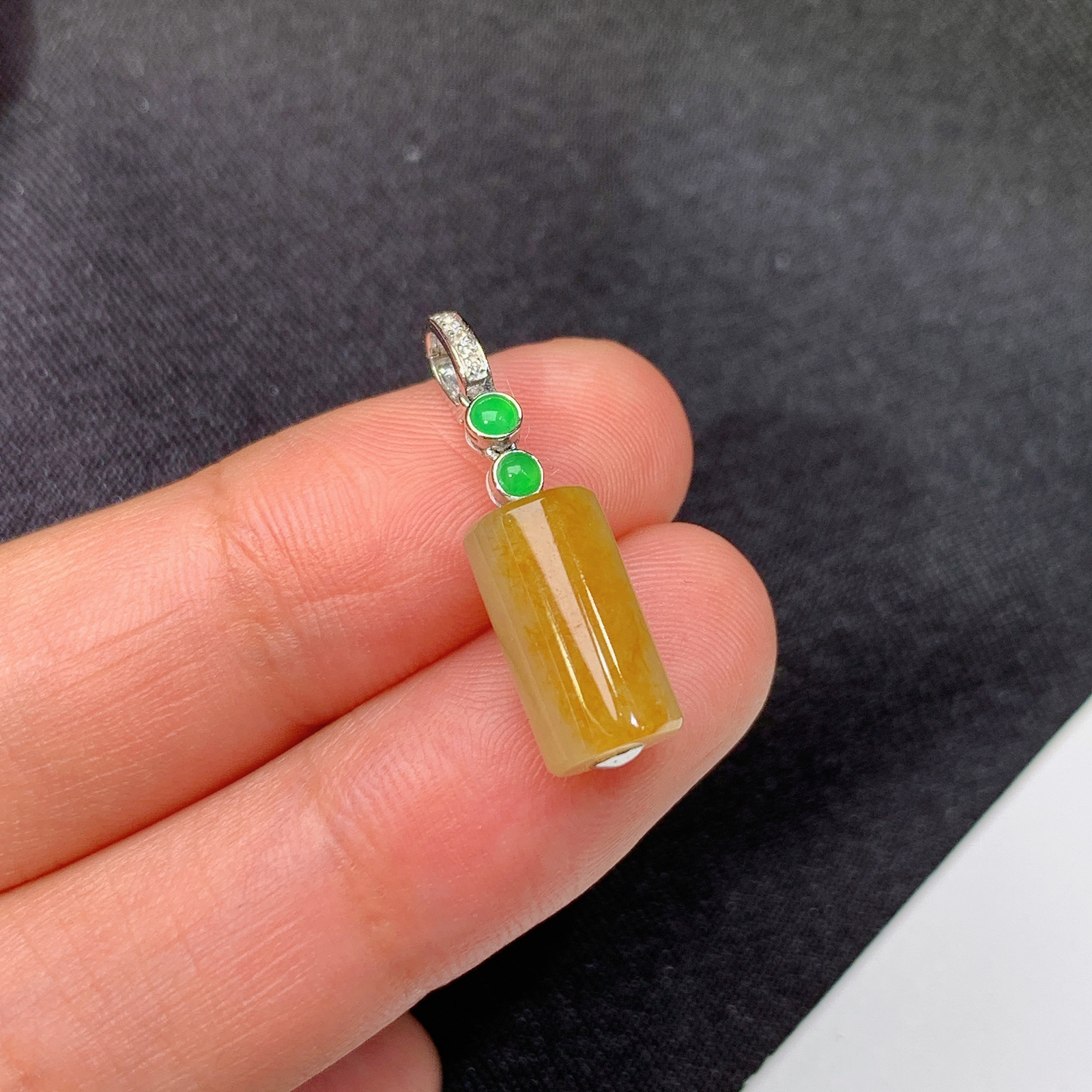 冰黄翡路路通吊坠，18k金镶嵌，冰润鲜艳，种水足，Zha 尺寸11.6*6.3