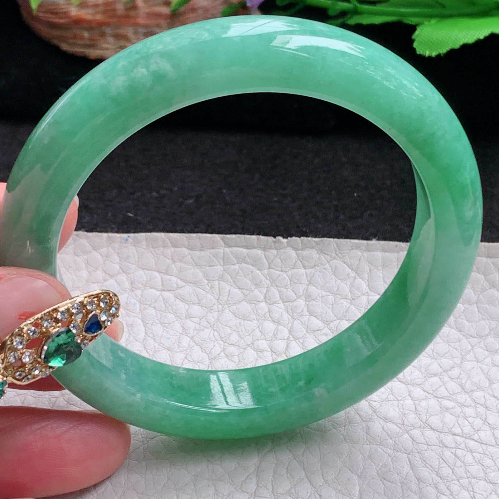 yh实拍56.5*12*8.8平安镯 天然翡翠a货手镯满绿正圈玉镯子