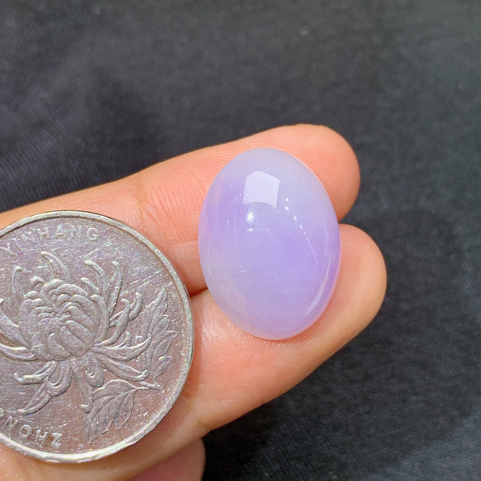 紫罗兰蛋面，冰润鲜艳，玉质细腻，种水足，Xm  尺寸18.6*13.9*7.7