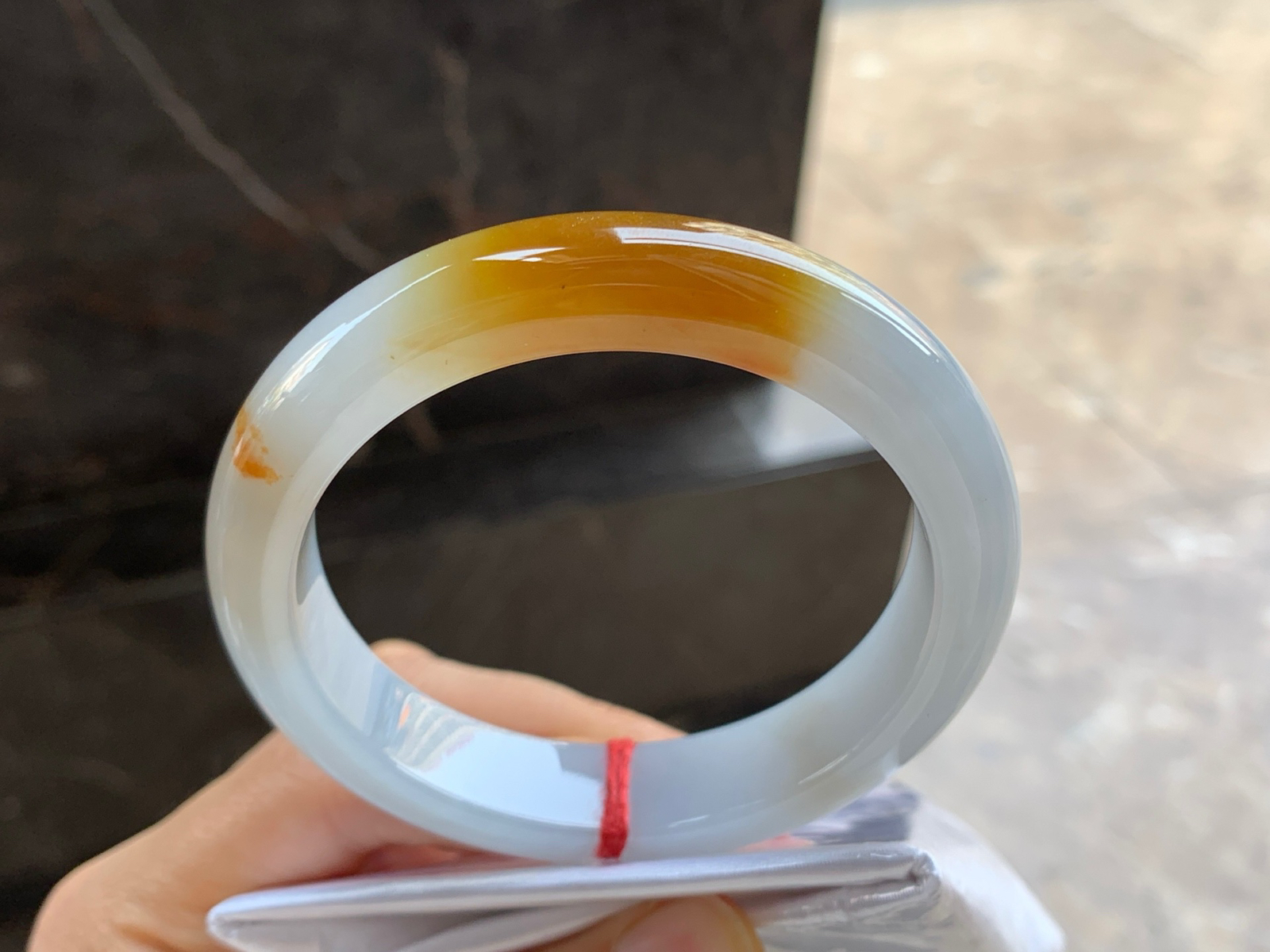 57.5-12.7-8.8

黄翡手镯^_^玉质温润