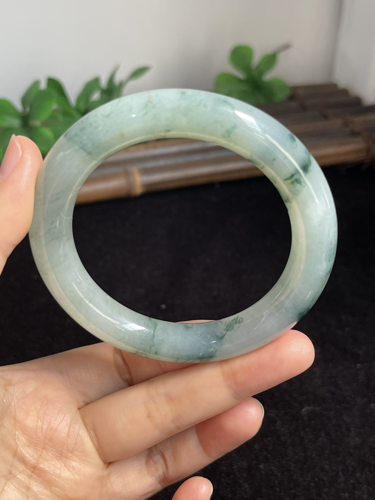 圆镯54.5圈口，翡翠手镯