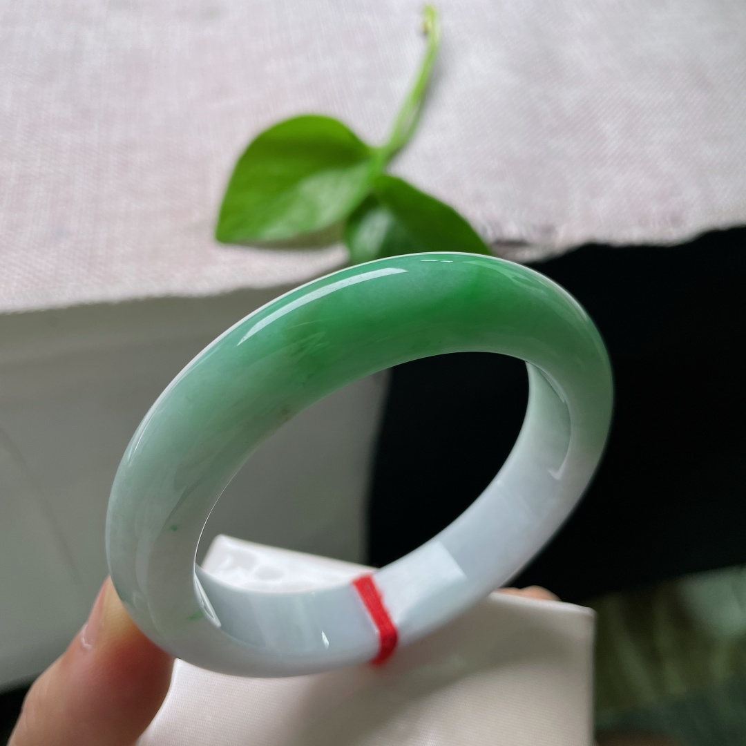 56.7/12.8/9.5绿底正圈，水润细腻，青山绿水，意境感，婉间风华，贵气，ss48799a