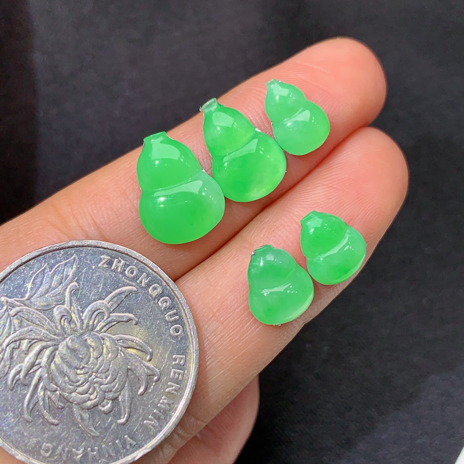 冰翠绿葫芦一手，镶嵌佳品，冰润细腻，种水足，Ht 尺寸12.2*9.2*2.2