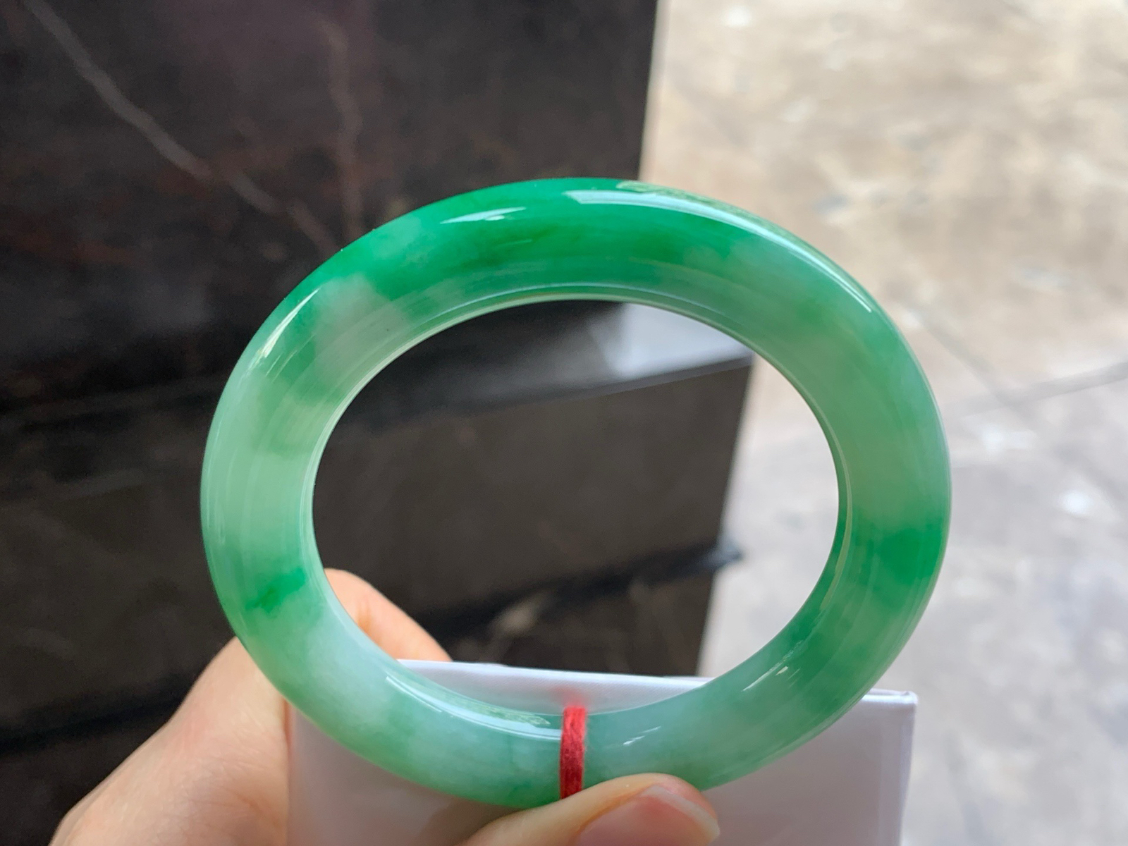 55-11

阳绿色圆条手镯^_^鲜艳