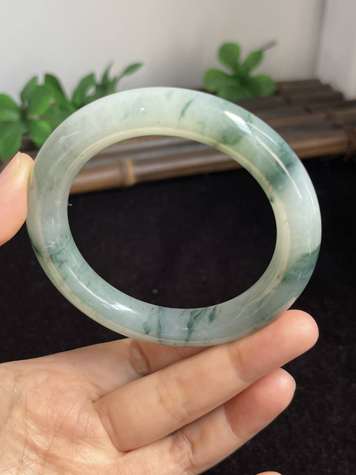 圆镯54.5圈口，翡翠手镯