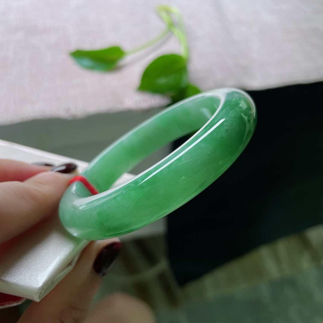 53.4/12/8.4，绿底正圈，颜色好，种老，它不语，却托起了所有风华。晶体纹，ss49433a