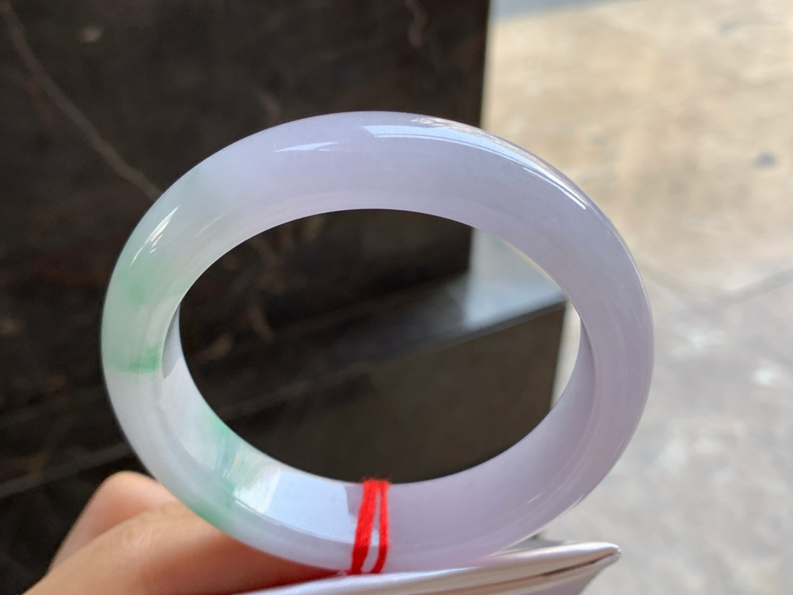 60.5-15.3-9.5

春带彩手镯^_^玉质温润 清新