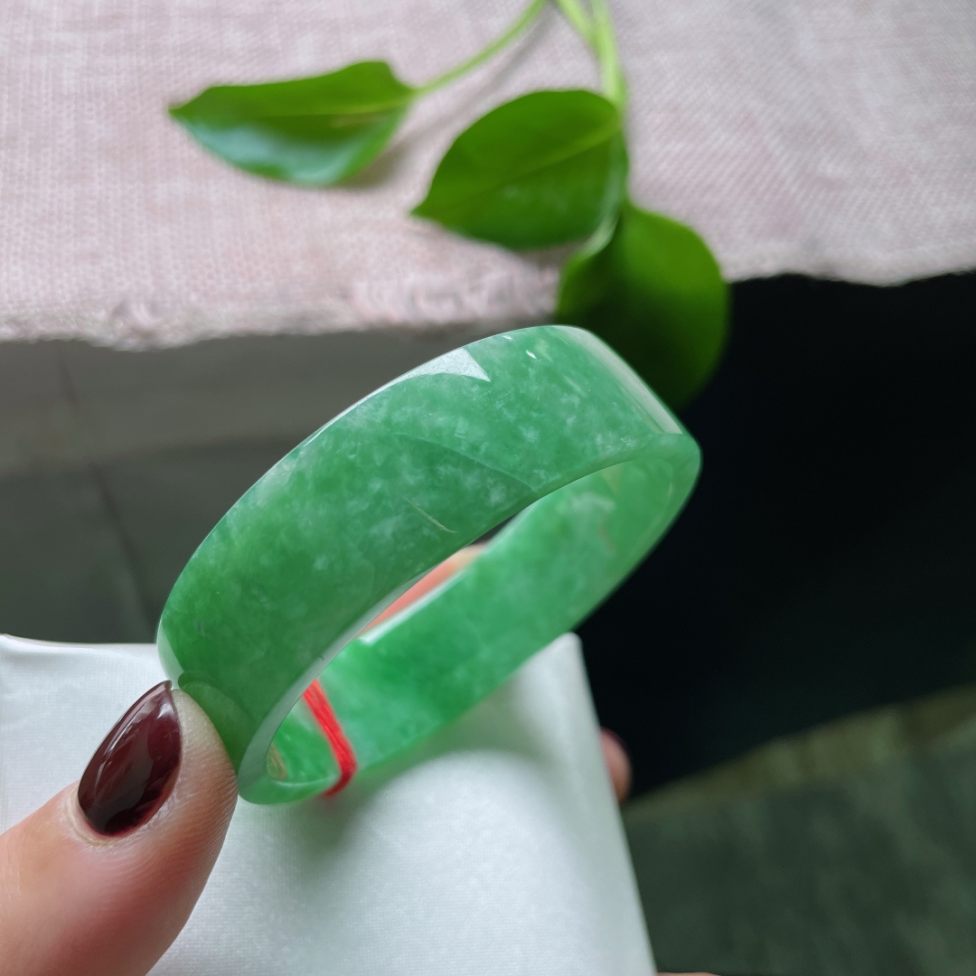 50.6/15.3/4.1绿底中福，方镯，小手福利，绿意盎然，圈住一整个春天，水润，皮纹，ss50213a