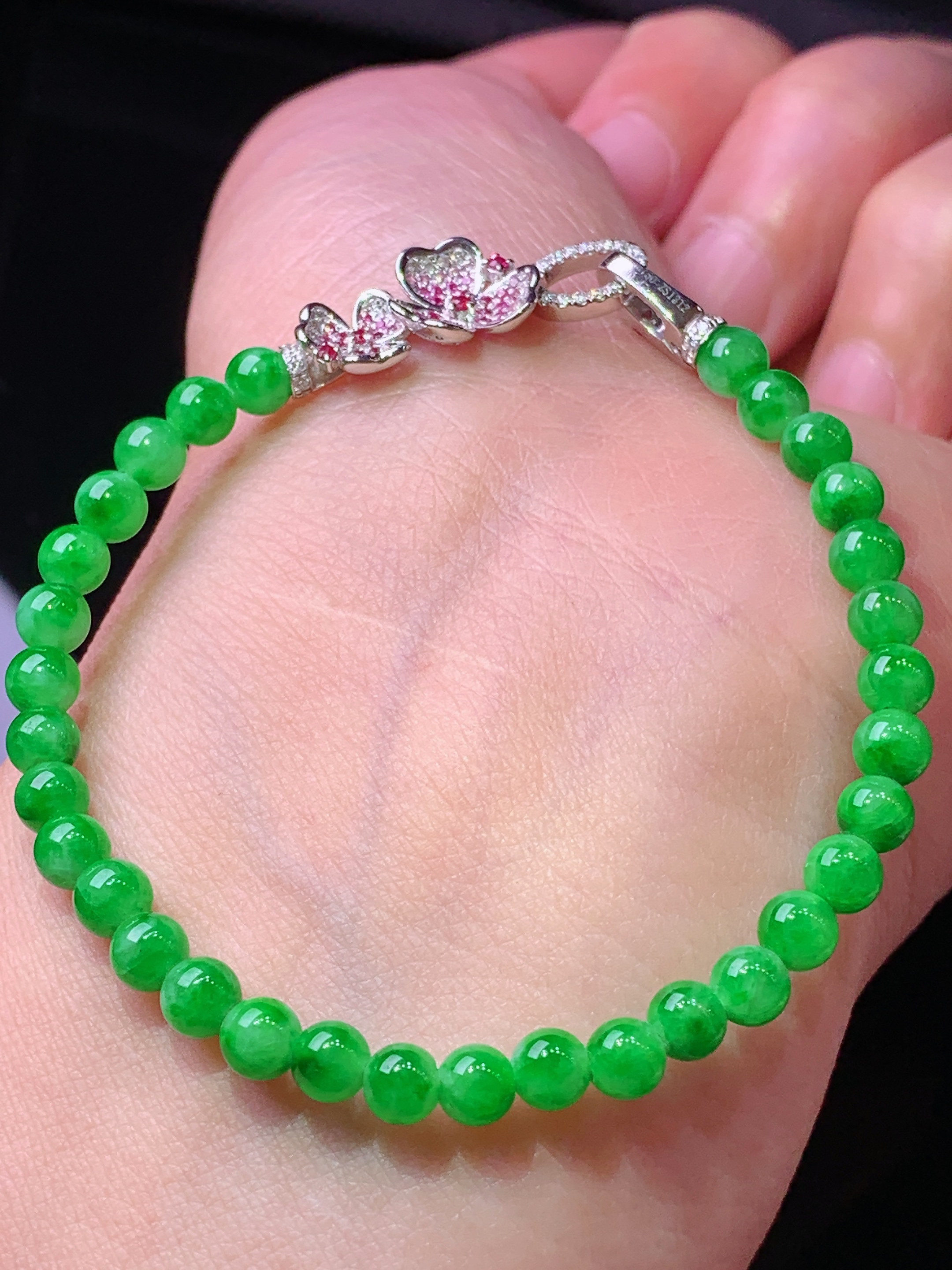 18k金钻镶嵌满绿圆珠手链 玉质细腻 色泽艳丽清新 水润亮眼 整体尺寸4.2