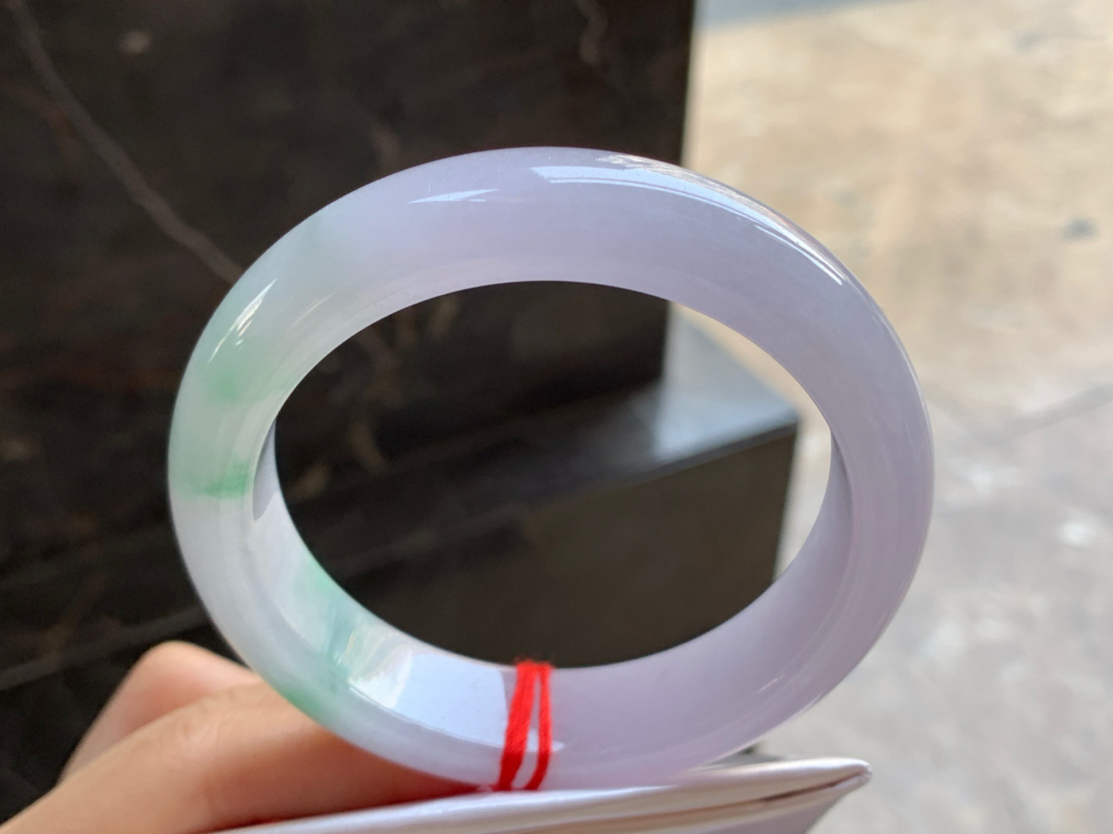 60.5-15.3-9.5

春带彩手镯^_^玉质温润 清新