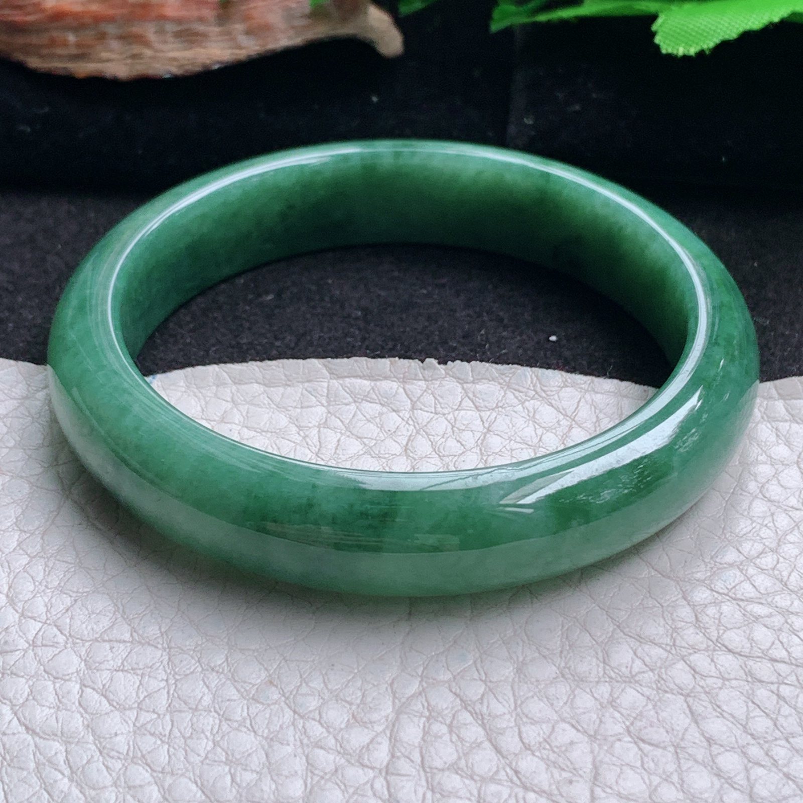 n实拍56*12*7.5平安镯 天然翡翠a货手镯水润满绿正圈玉镯子