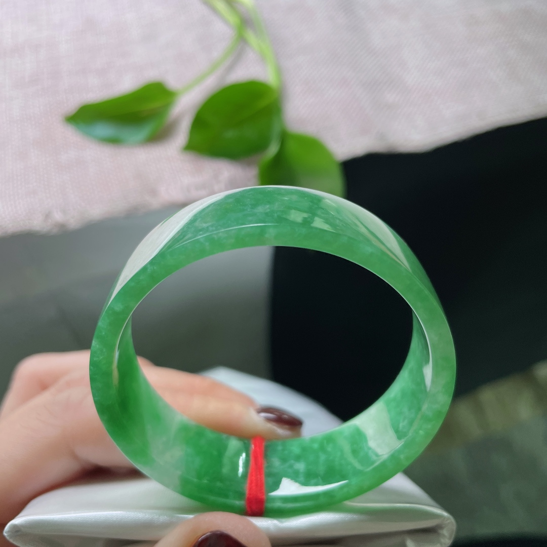 50.6/15.3/4.1绿底中福，方镯，小手福利，绿意盎然，圈住一整个春天，水润，皮纹，ss502