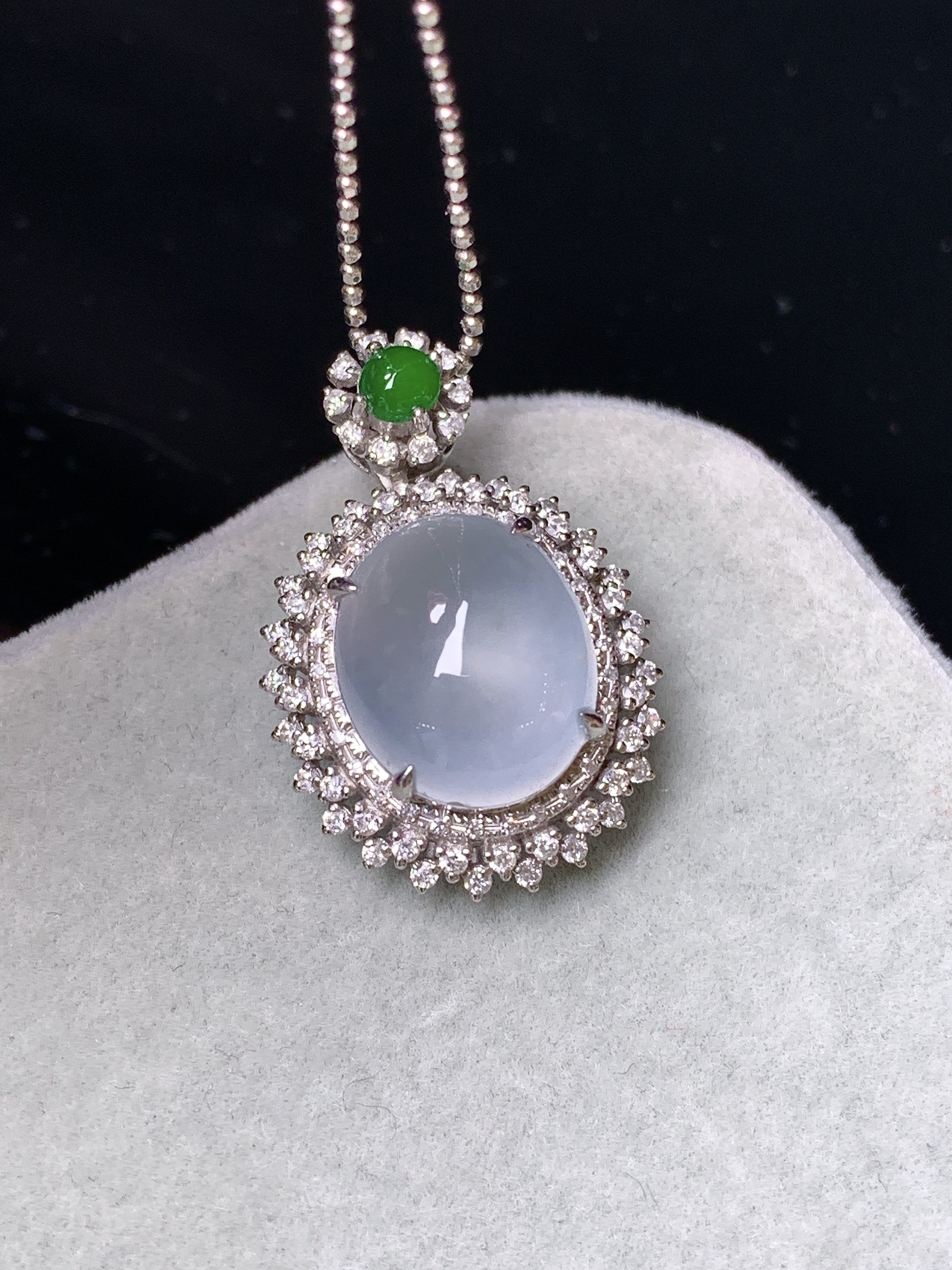 18k金钻镶嵌冰种蛋面吊坠 玉质细腻 色泽艳丽清新 水润亮眼 整体尺寸24.5*16.2*10m5