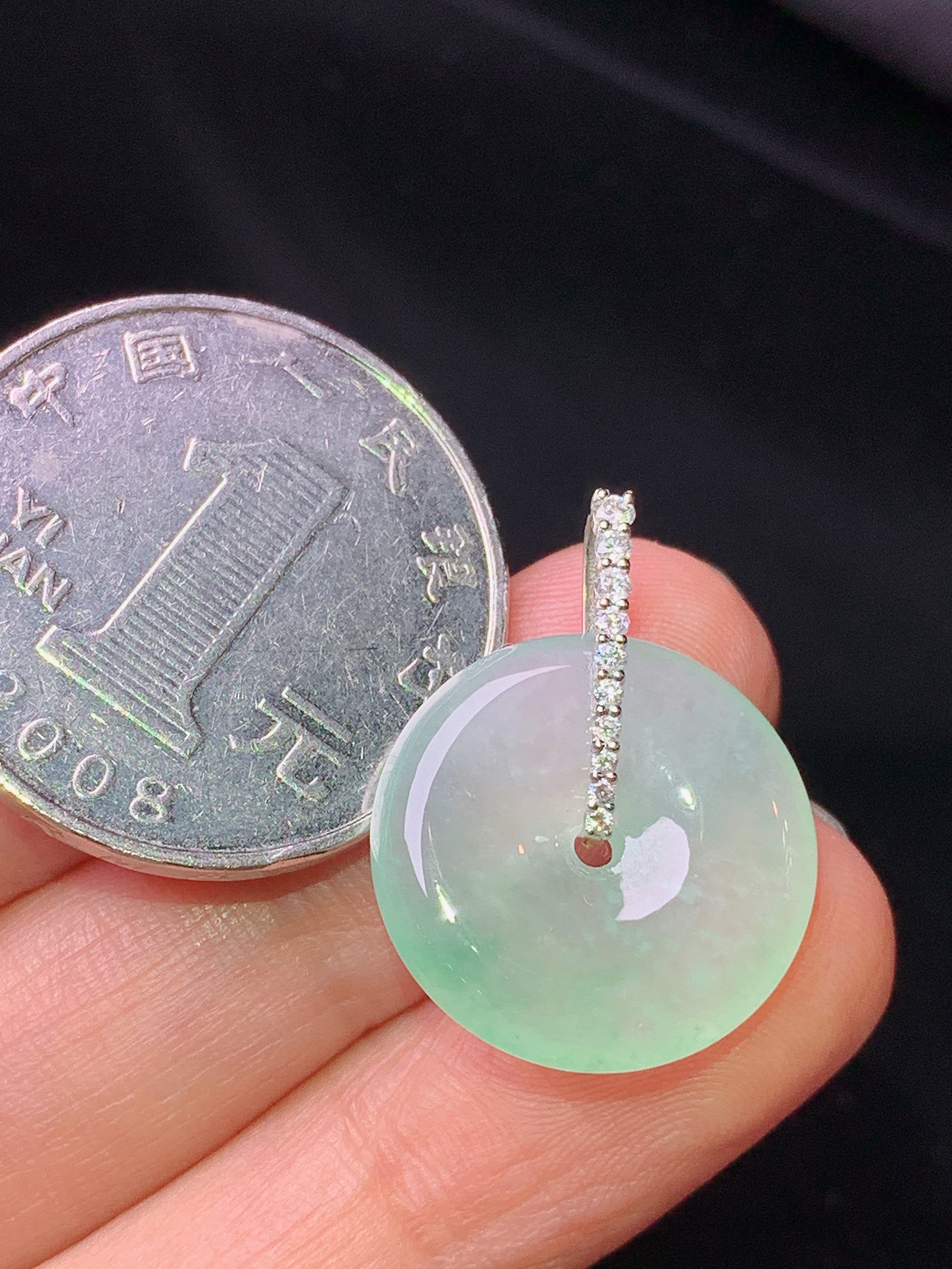 18k金钻镶嵌冰种平安扣吊坠 玉质细腻 色泽艳丽清新 水润亮眼 整体尺寸23.2*17.8*4b1