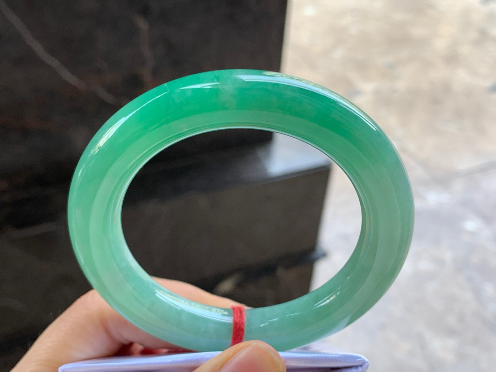 56.5-11.6

绿色圆条手镯^_^鲜艳 浓郁