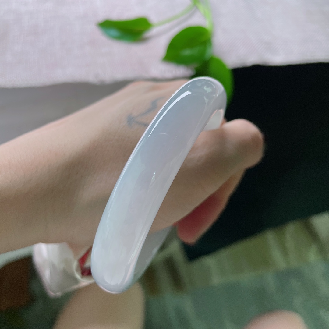 60/12.7/8.5，冰紫正圈，大圈口，把一场关于普罗旺斯的梦，凝练成冰，戴在手上。 从此，远方有了形状。。ss50116a