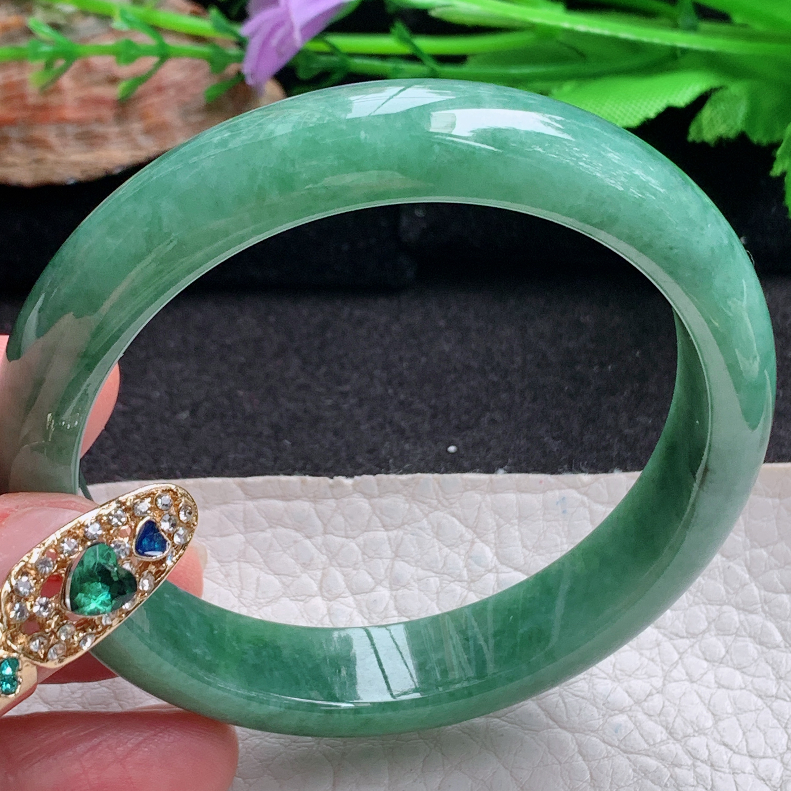 n实拍56*12*7.5平安镯 天然翡翠a货手镯水润满绿正圈玉镯子