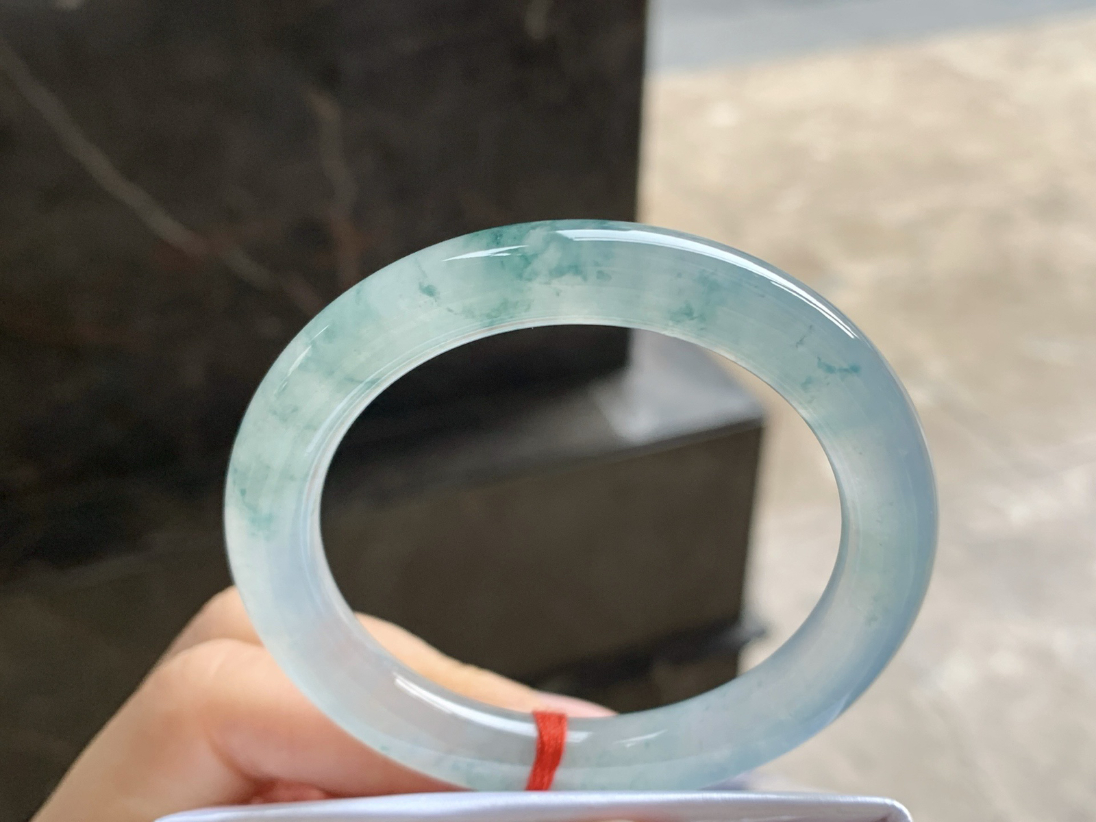 50.5-8.9

冰蓝花圆条手镯^_^冰透