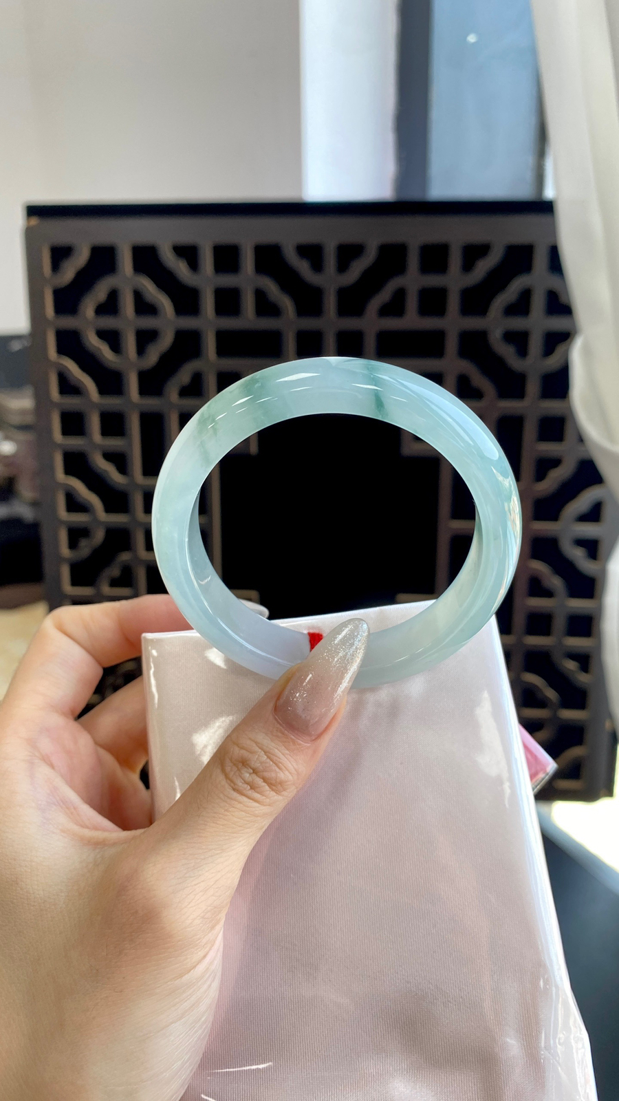 【飘蓝花正圈手镯】
尺寸：54.7-12.8-8.1
自然光无滤镜，原图直出