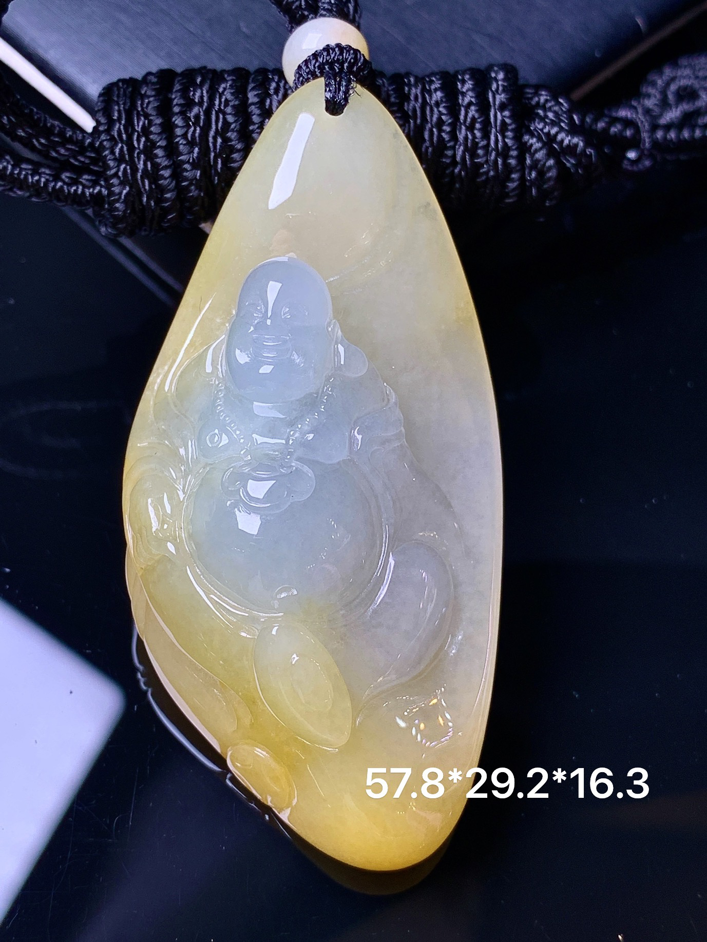 黄翡逍遥佛公吊坠 玉质细腻 色泽艳丽清新 水润亮眼 整体尺寸57.8*29.2*16.3L1