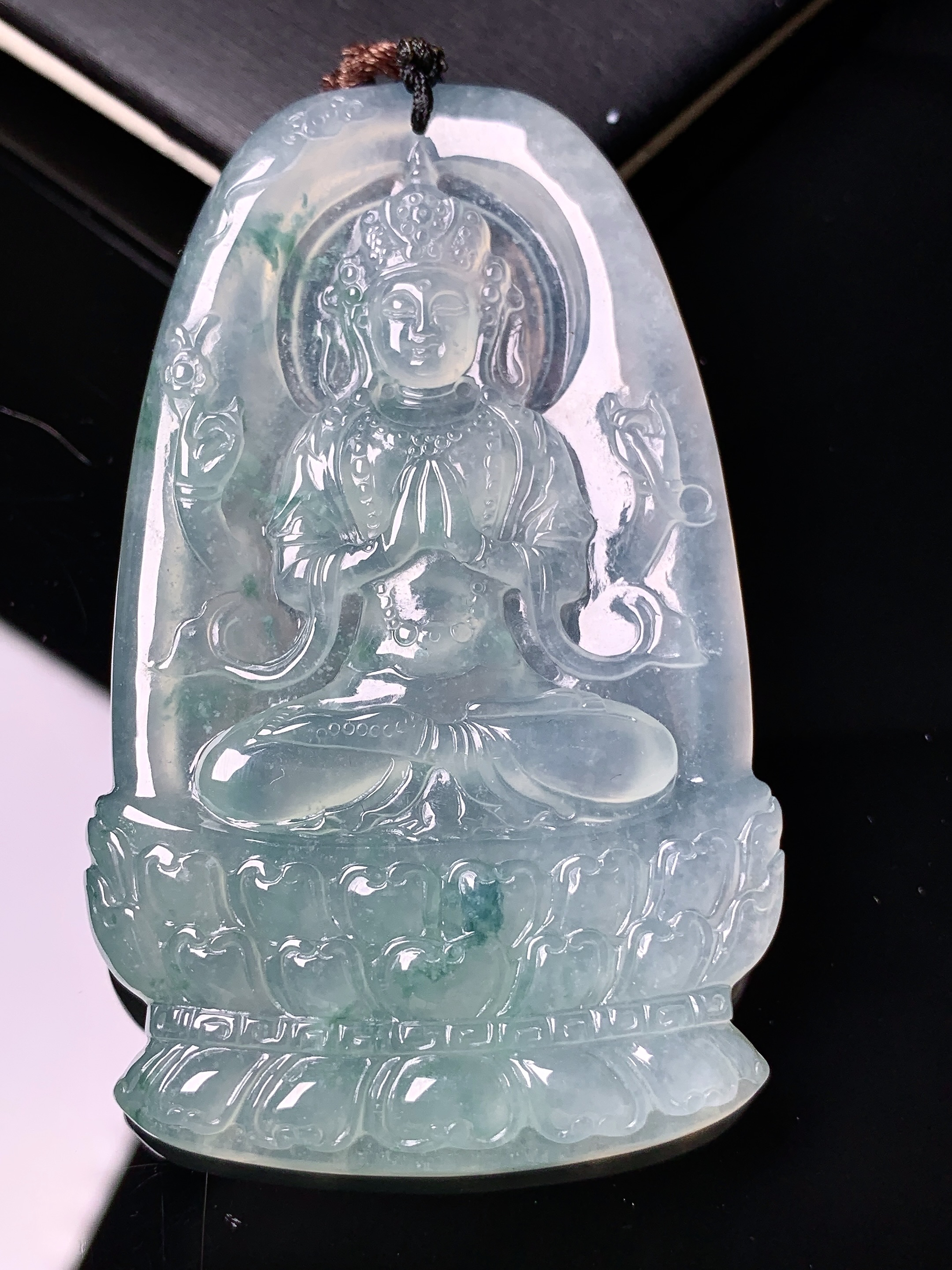 冰种度母观音菩萨吊坠 玉质细腻 色泽艳丽清新 水润亮眼 整体尺寸66.3*40*5.8b2